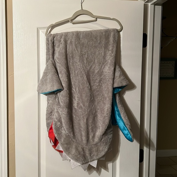 Shark attack blanket - Picture 6 of 8